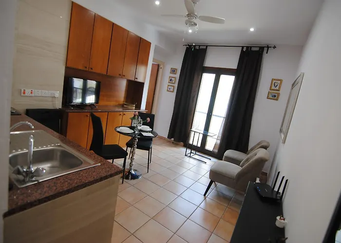 アパート La C ラルナカ