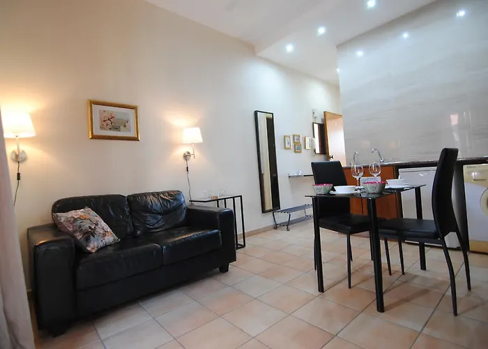 La C アパート ラルナカ